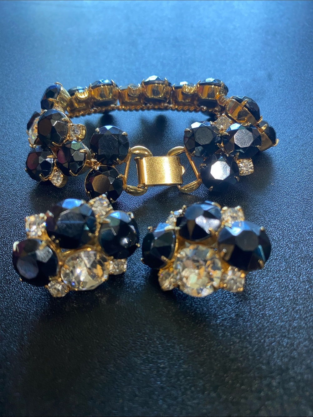 Vintage Hobe Gold-Tone Black and Clear Crystal Cluster Bracelet and earrings - Picture 6 of 7